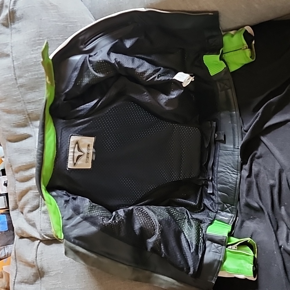 Teknic motorcycle jacket. White, Black, and Green. Size 44, 54. Great condition - Picture 3 of 9